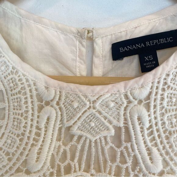 Banana Republic Lace Appliqué Crochet Sleeveless Top - Women's XS - Picture 7 of 8
